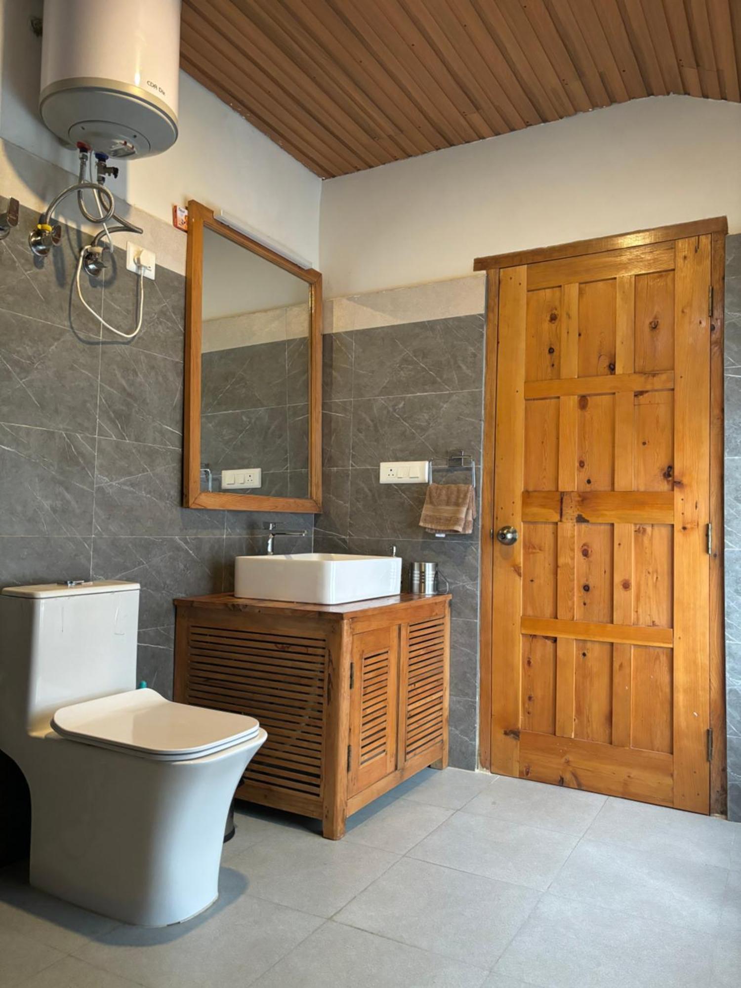 Toshim Homestay Sāngla المظهر الخارجي الصورة